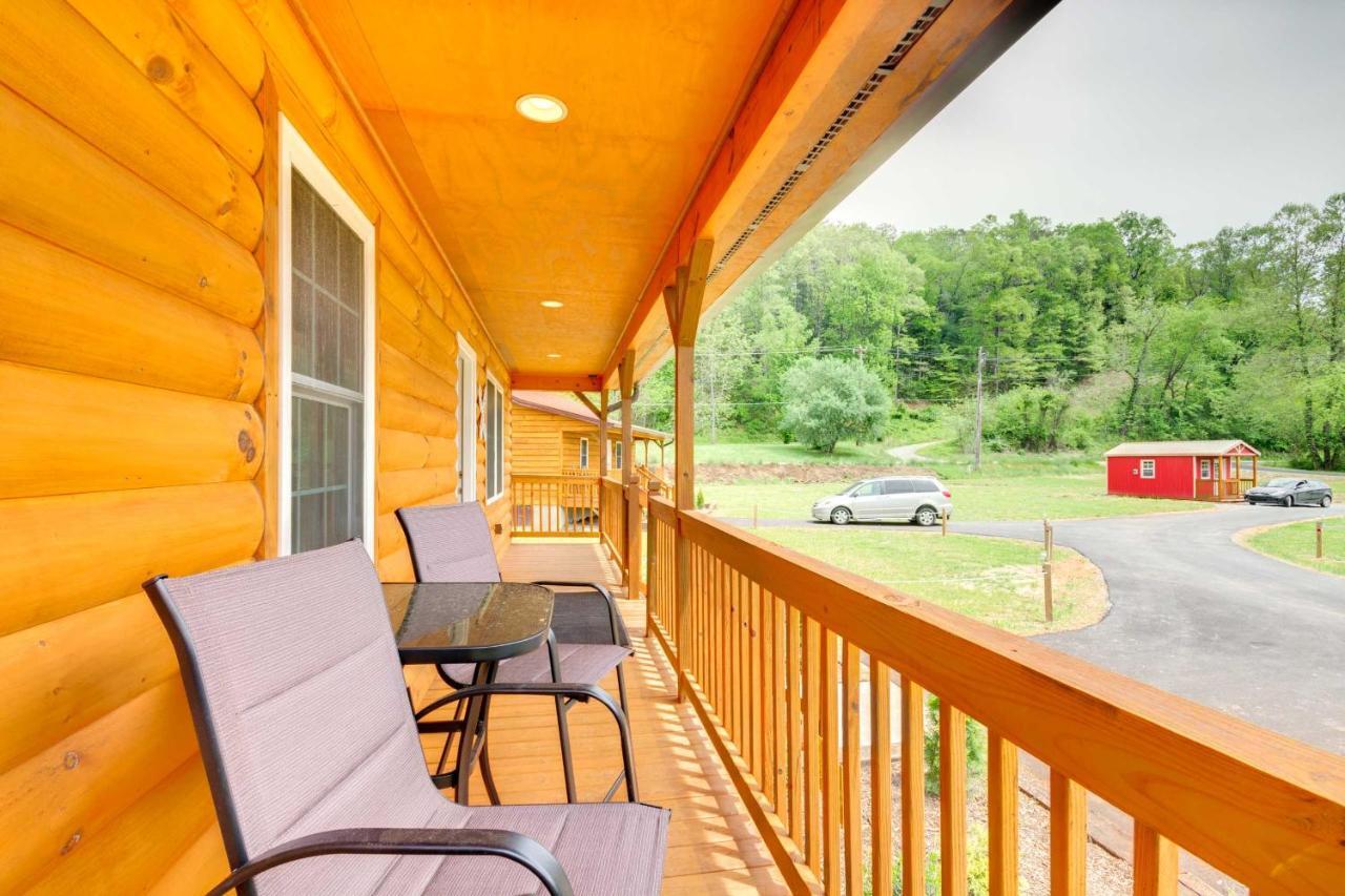 Cozy Bryson City Cabin 5 Miles To Downtown! Exterior photo